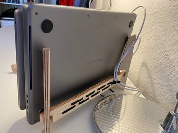 Picture of the laptop stand
